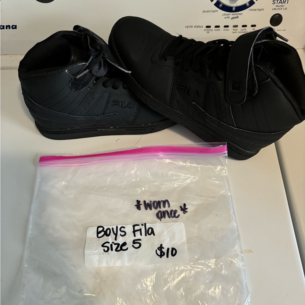 Boys size 5